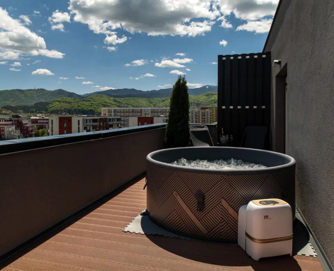 Skylark - Singapore Penthouse With Jacuzzi & Panoramic View Apartment Brasov Exterior photo